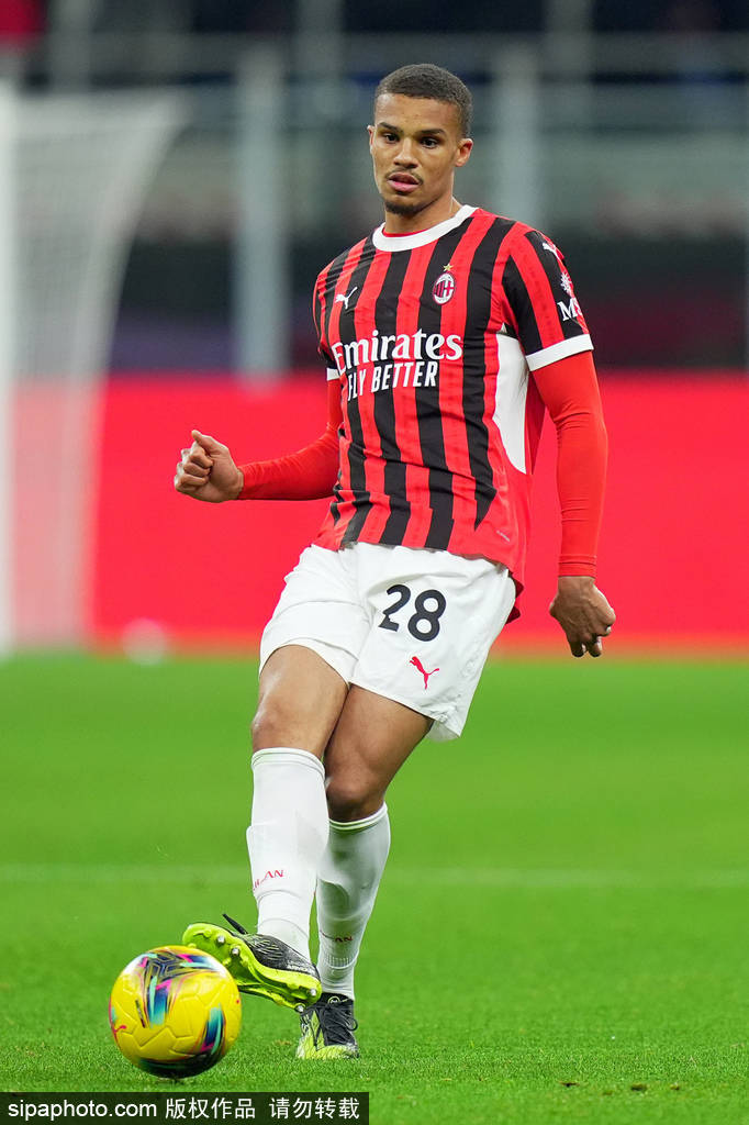 霍恩vs林茨
_米兰的抉择:亚沙里受伤后本纳塞尔或阿德利的临时启用前景