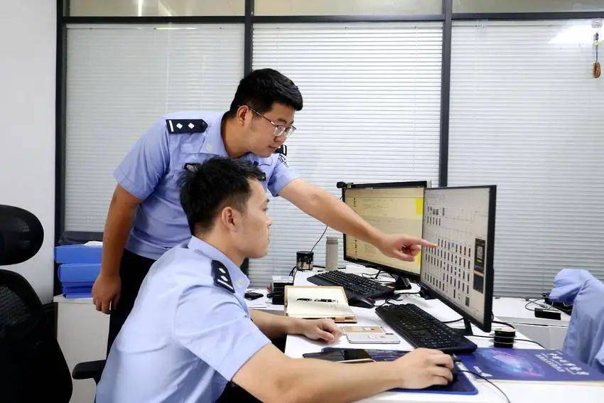 佩拉札阿马多尔vs阿利安萨圣萨尔瓦多
_30名“优质相亲女”落网